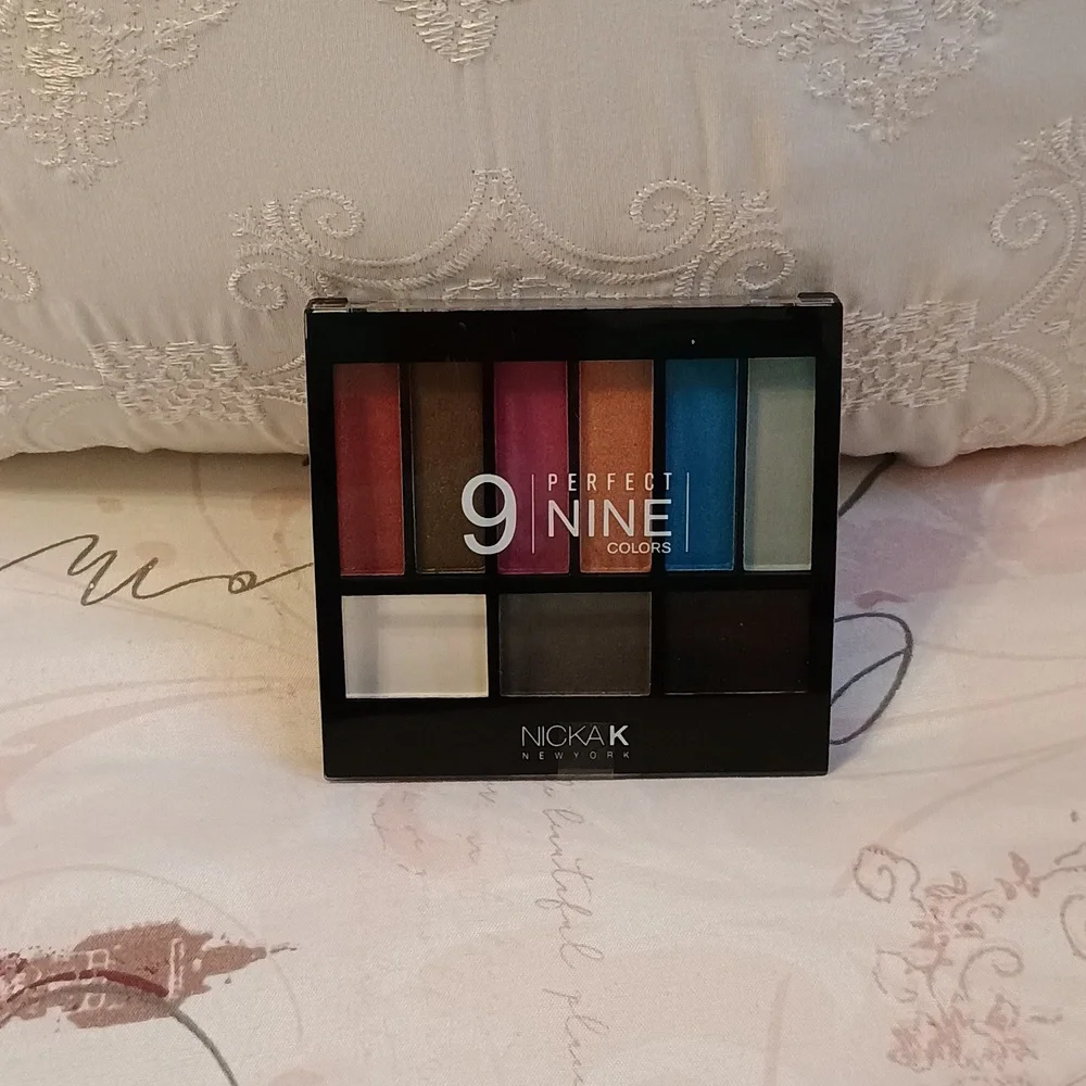 Eye Shadow - Picture 4 of 4